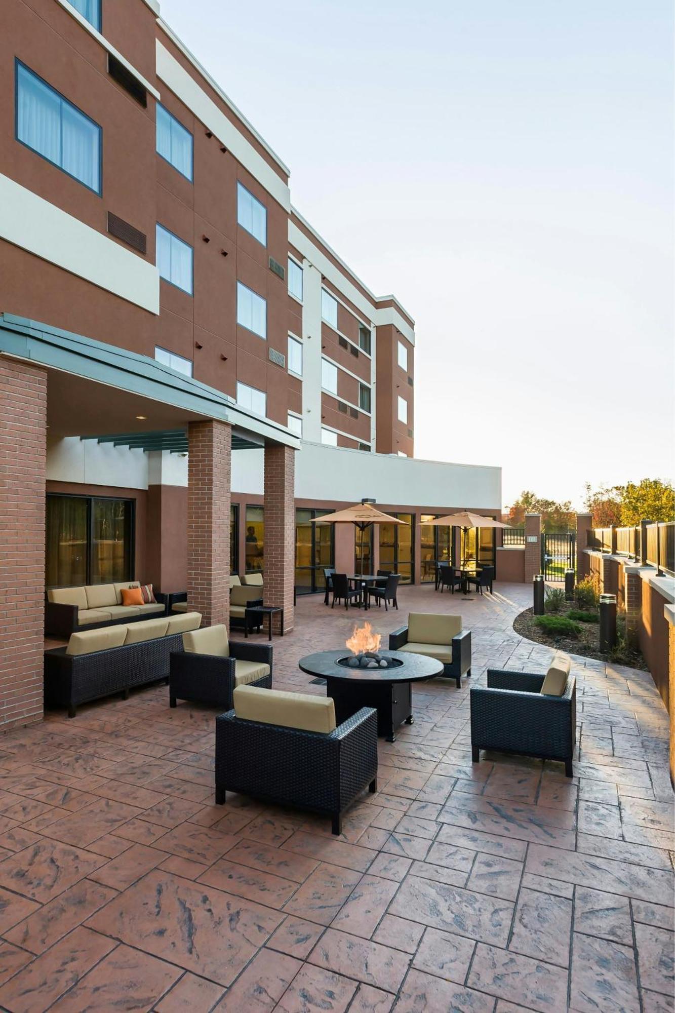 Courtyard By Marriott Kalamazoo Portage Luaran gambar